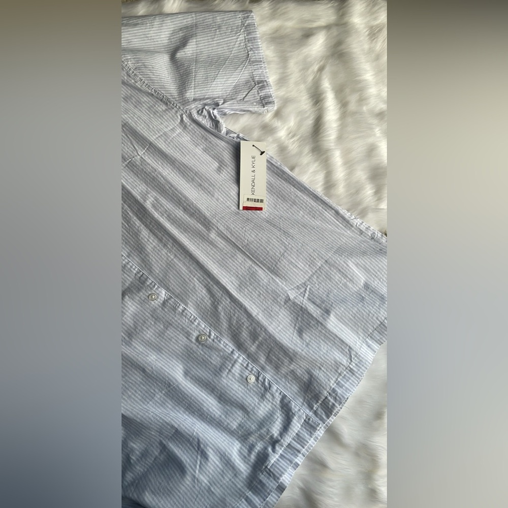 Kendall & Kylie Light Gray Striped Casual Button Down Shirt